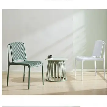 Обеденный стул в скандинавском стиле, бытовой пластиковый стул, простая современная скамья со спинкой, магазин чая с молоком на открытом воздухе, стол и стул для переговоров